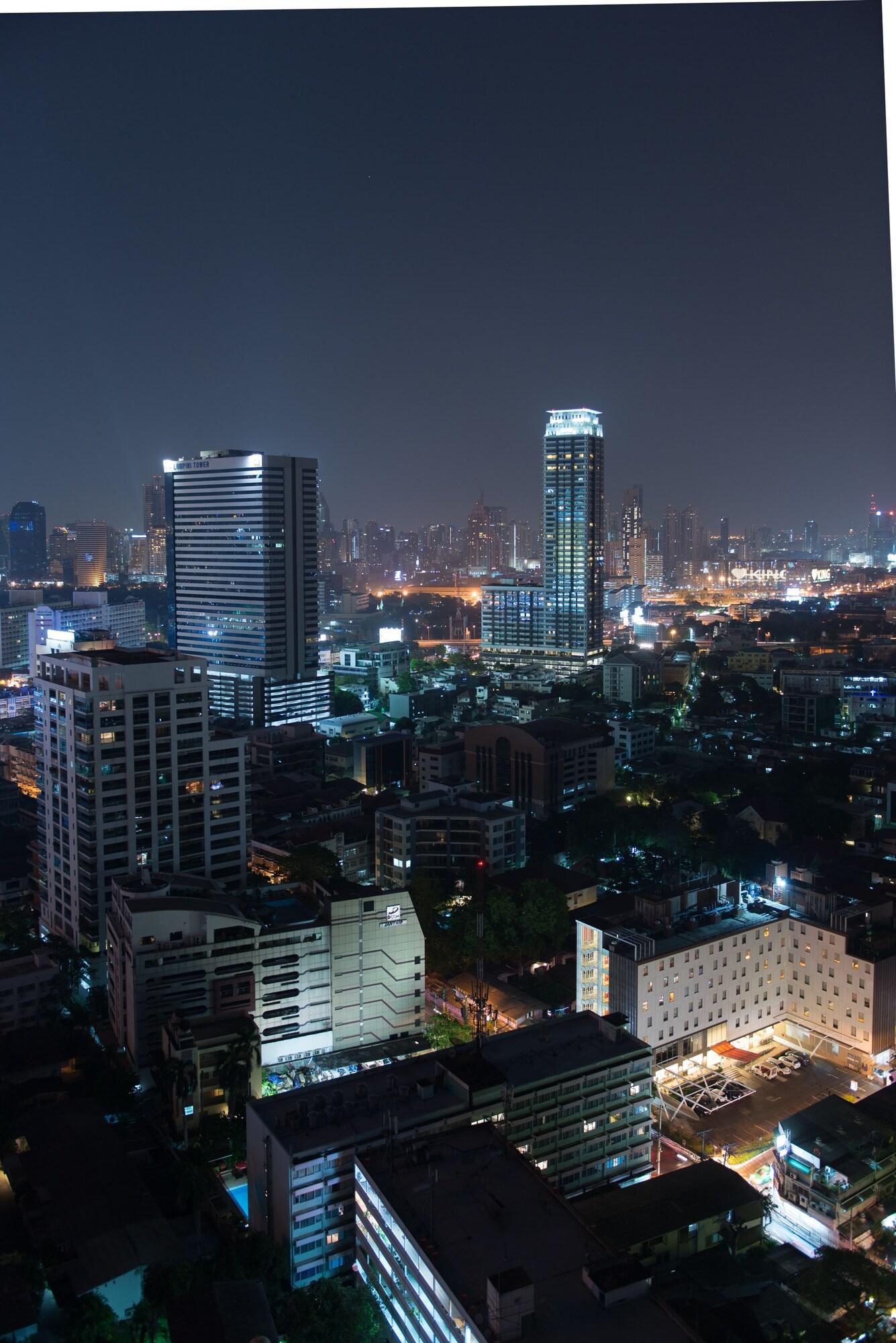 Pantip Suites Bangkok Bagian luar foto